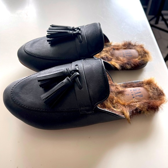 Girl’s loafers - Picture 2 of 3